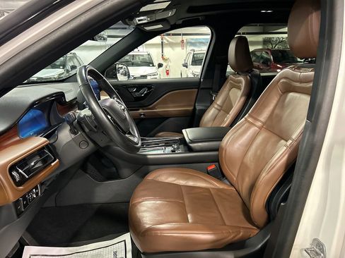 Used 2023 Lincoln Aviator Reserve w/ Elements Package Plus AWD/4WD image 10