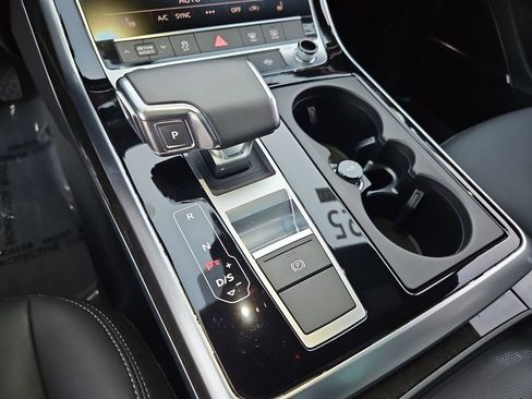 Certified 2025 Audi Q7 2.0T Premium w/ Convenience Plus Package image 23