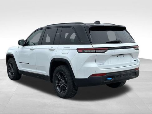 New 2024 Jeep Grand Cherokee Trailhawk w/ Luxury Tech Group III image 5