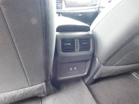 Used 2024 Nissan Rogue SV AWD/4WD image 12