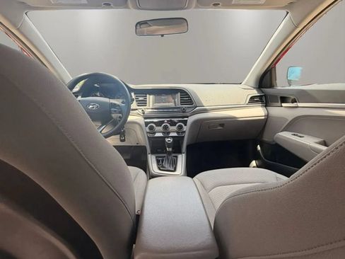 Used 2019 Hyundai Elantra SE FWD image 17