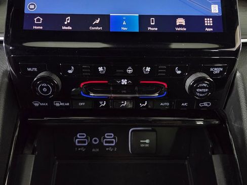 Used 2023 Jeep Grand Cherokee Overland w/ Luxury Tech Group IV image 26