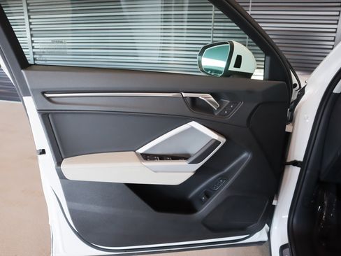 Used 2023 Audi Q3 2.0T Premium w/ Convenience Package image 25