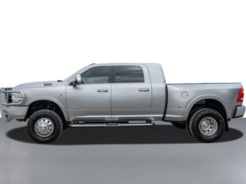Used 2022 RAM 3500 Laramie AWD/4WD image 9