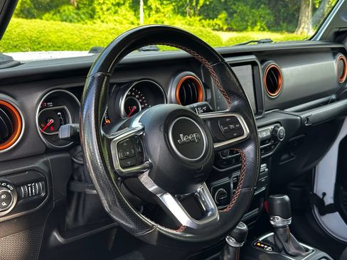 Used 2021 Jeep Gladiator Mojave AWD/4WD image 14