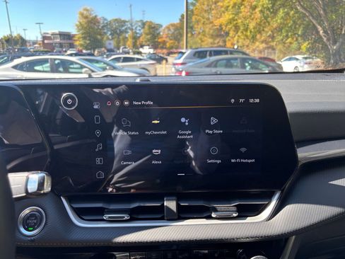 Used 2025 Chevrolet Equinox LT image 18