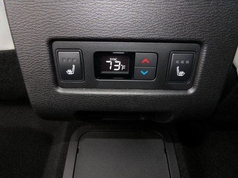 New 2025 Mitsubishi Outlander SEL image 22