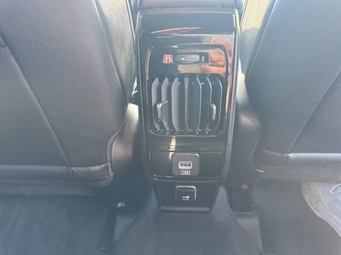 Used 2023 Jeep Compass Latitude AWD/4WD image 14