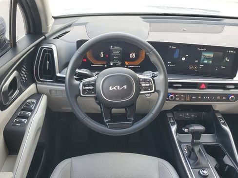 Used 2024 Kia Sorento S w/ Panoramic Sunroof Package FWD image 13