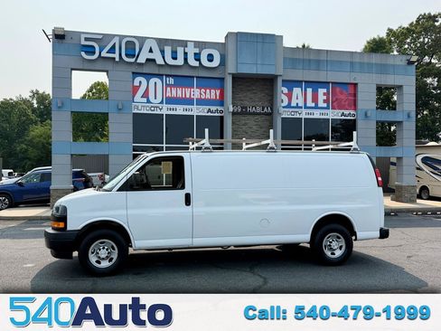Used 2019 Chevrolet Express 2500 Extended RWD image 1
