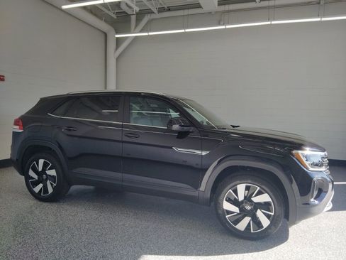 New 2026 Volkswagen Atlas Cross Sport SE FWD image 3