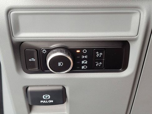 Used 2023 Ford F150 XLT AWD/4WD image 18
