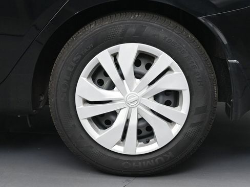 Certified 2025 Nissan Versa S w/ Trunk Package FWD image 18
