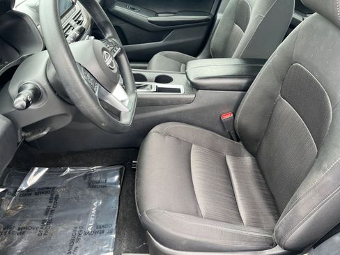 Used 2025 Nissan Altima 2.5 SV image 25