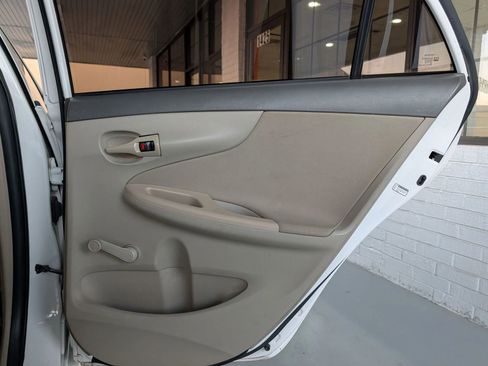 Used 2010 Toyota Corolla image 19