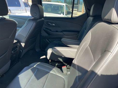 Used 2023 Chevrolet Traverse LT image 19