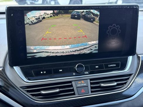 Used 2023 Nissan Altima 2.5 SR w/ SR Premium Package FWD image 11
