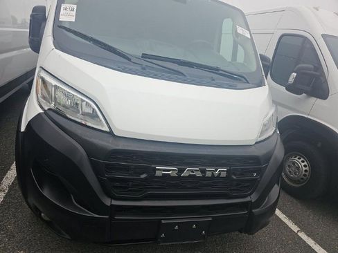 Used 2025 RAM ProMaster 2500 w/ Convenience Group FWD image 2