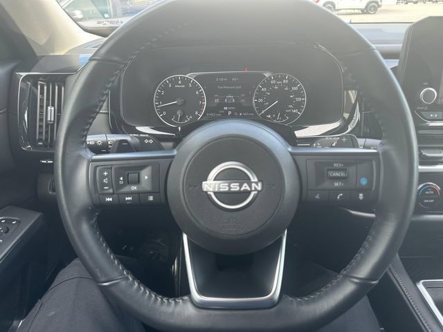 Used 2025 Nissan Pathfinder SV AWD/4WD image 12