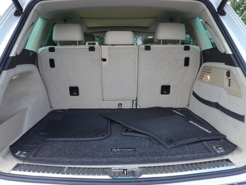 Used 2013 Volkswagen Touareg TDI AWD/4WD image 17