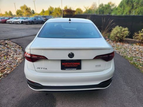 Certified 2024 Volkswagen Jetta Sport image 4
