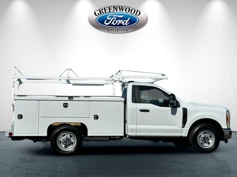 New 2025 Ford F350 XL w/ XL Chrome Package image 3