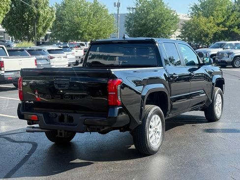 Certified 2024 Toyota Tacoma SR5 AWD/4WD image 7