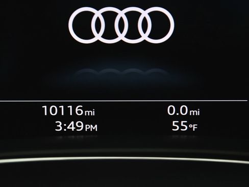 Used 2024 Audi SQ8 Prestige w/ Prestige Package image 32