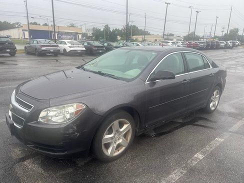Used 2010 Chevrolet Malibu LS FWD image 1