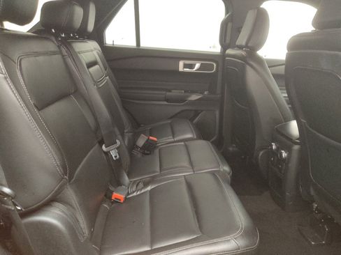 Used 2020 Ford Explorer XLT w/ Equipment Group 202A image 19
