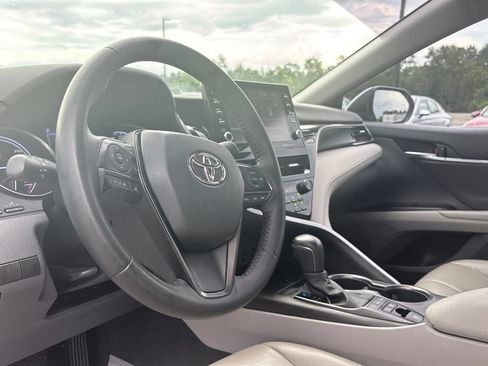 Used 2023 Toyota Camry SE w/ Audio Upgrade Package FWD image 5