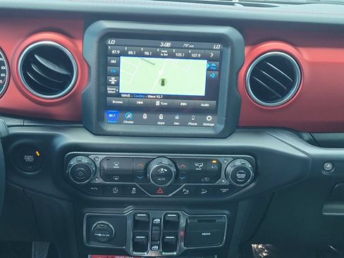 Used 2021 Jeep Wrangler Unlimited Rubicon AWD/4WD image 21