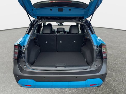 New 2026 Nissan Kicks SR w/ Cold Weather Package FWD image 12
