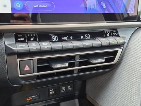 Used 2026 Toyota Camry SE w/ Multimedia Upgrade Package AWD/4WD image 15