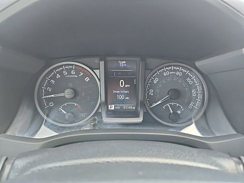Used 2022 Toyota Tacoma TRD Sport AWD/4WD image 53