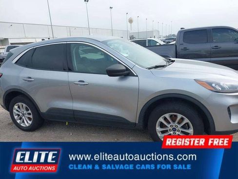 Used 2022 Ford Escape SE image 25