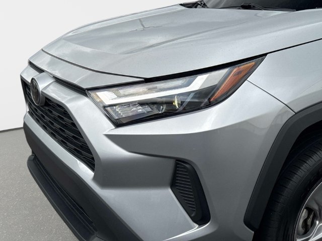 Used 2025 Toyota RAV4 XLE FWD image 9