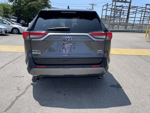Used 2020 Toyota RAV4 XSE AWD/4WD image 4