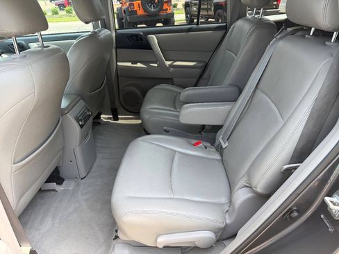 Used 2010 Toyota Highlander 2WD w/ Extra Value Pkg 2 image 13