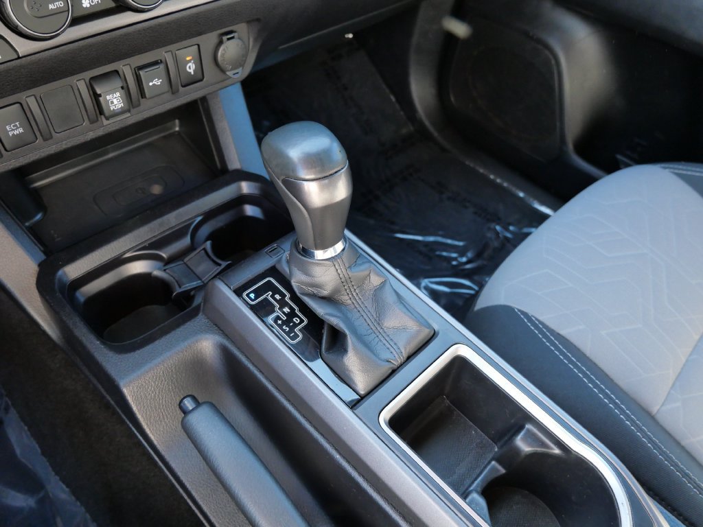 Certified 2021 Toyota Tacoma TRD Off-Road AWD/4WD image 24