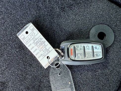 New 2026 Chrysler Pacifica Limited w/ Uconnect Theater Family Group image 35