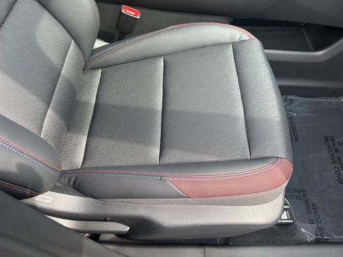 Used 2025 Chevrolet Equinox RS image 57