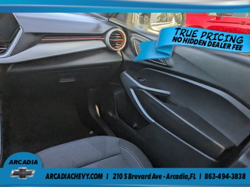 Certified 2025 Chevrolet Trax RS w/ Driver Confidence Package FWD image 18