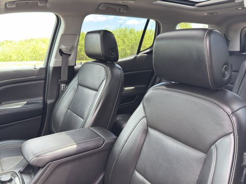Used 2021 GMC Acadia SLT w/ Premium Package AWD/4WD image 18