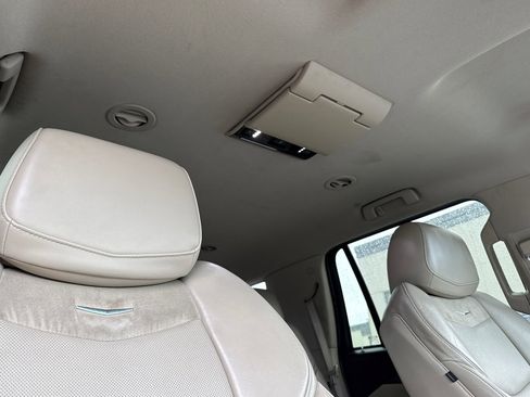 Used 2015 Cadillac Escalade Premium image 22