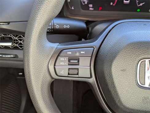 Used 2023 Honda Accord EX image 17