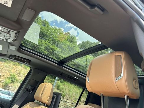 Certified 2023 Cadillac Escalade ESV Sport w/ LPO, ONYX Package AWD/4WD image 9