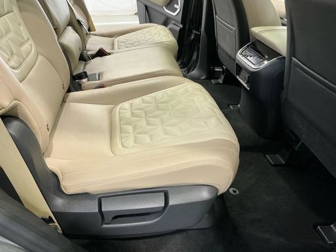 Used 2025 Nissan Armada Platinum Reserve image 41