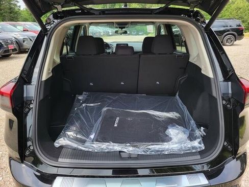 New 2025 Nissan Rogue SV image 6