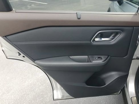 Certified 2023 Nissan Rogue Platinum w/ Platinum Premium Package FWD image 7